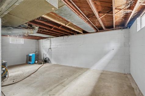 1216 22nd Avenue SW Cedar Rapids IA 52404
