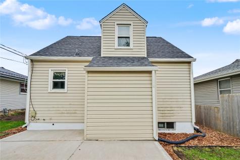 1216 22ND Avenue SW Cedar Rapids IA 52404