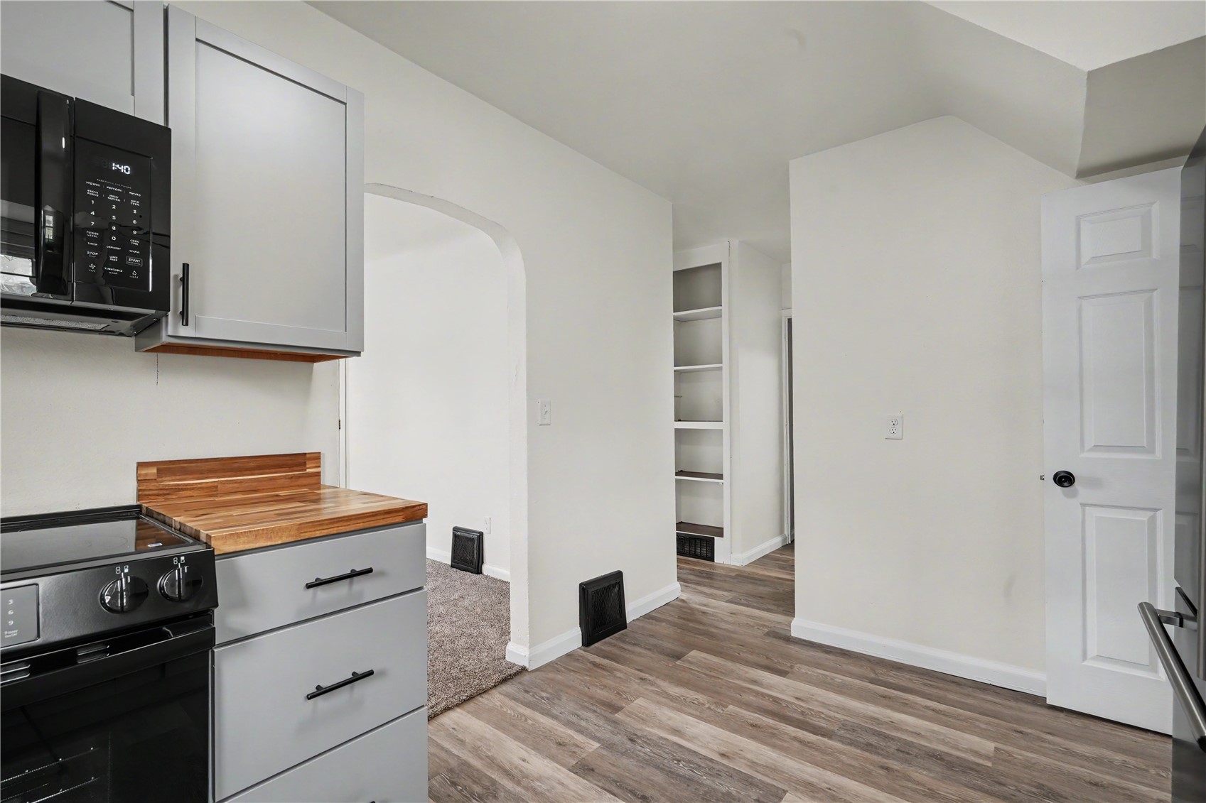 1216 22nd Avenue SW Cedar Rapids IA 52404