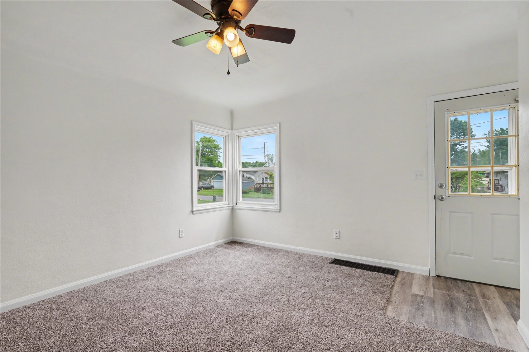 1216 22nd Avenue SW Cedar Rapids IA 52404