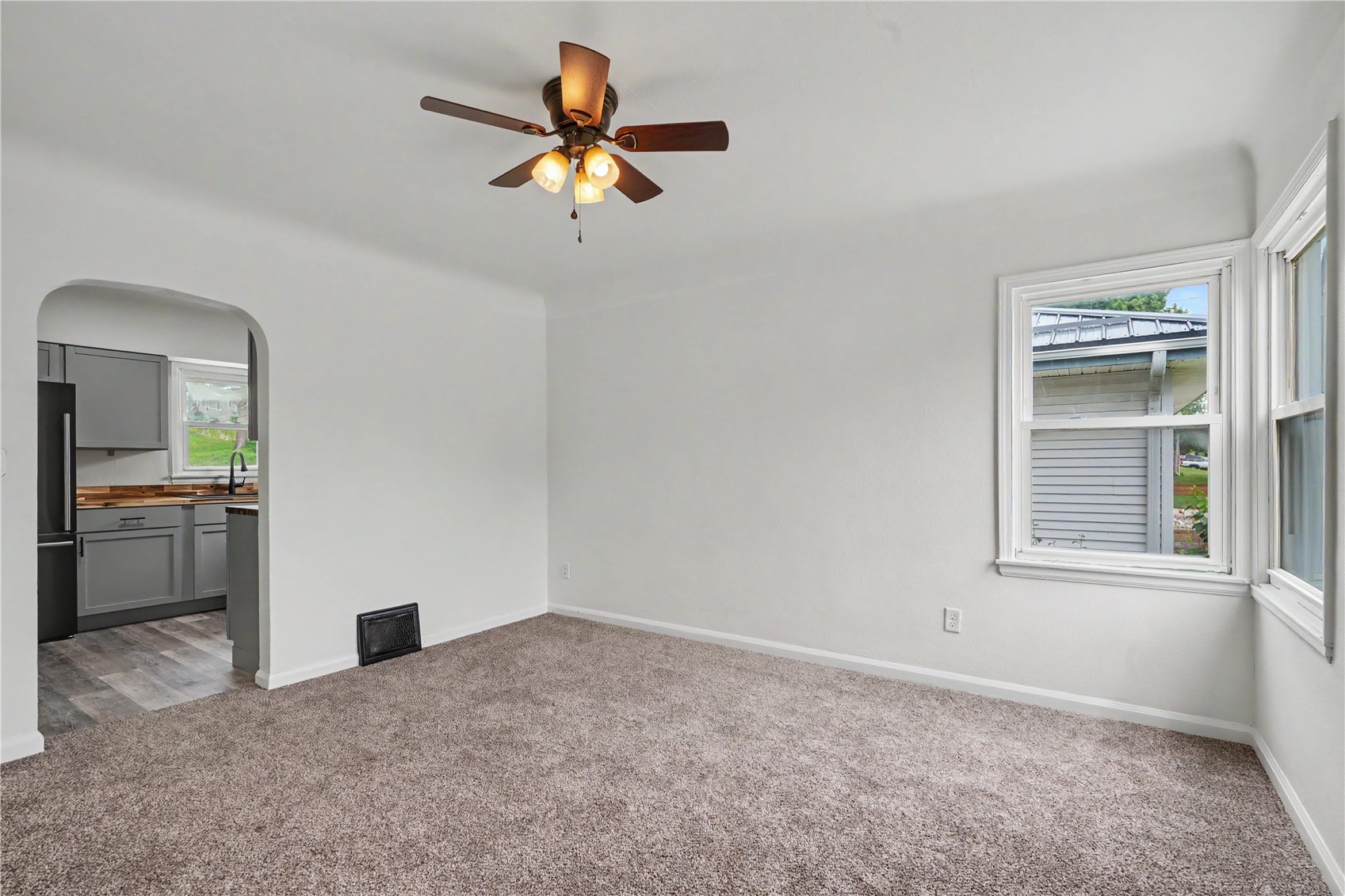 1216 22nd Avenue SW Cedar Rapids IA 52404