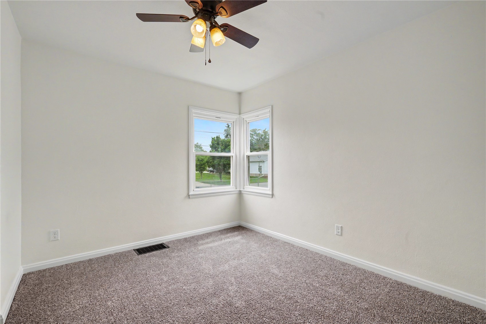 1216 22nd Avenue SW Cedar Rapids IA 52404