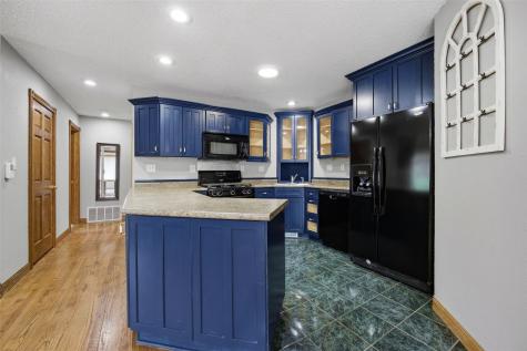 5221 Old Ely Road SW Cedar Rapids IA 52404