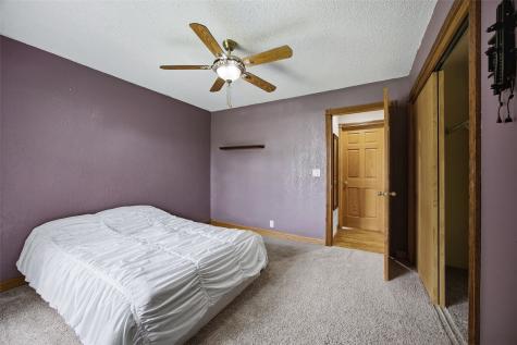 5221 Old Ely Road SW Cedar Rapids IA 52404
