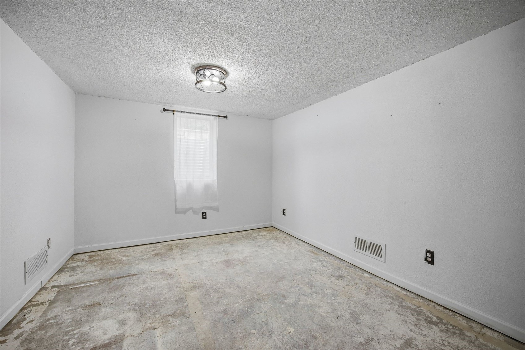 5221 Old Ely Road SW Cedar Rapids IA 52404