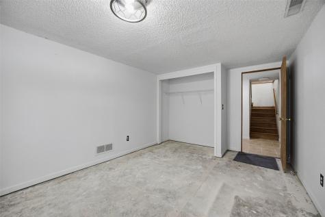 5221 Old Ely Road SW Cedar Rapids IA 52404