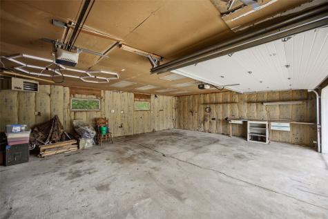 5221 Old Ely Road SW Cedar Rapids IA 52404