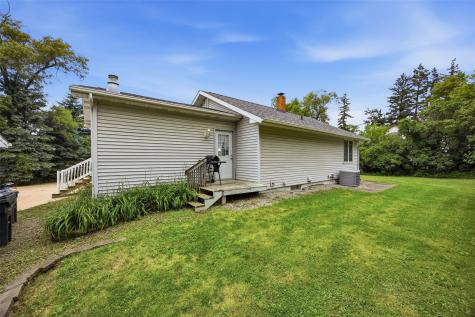 5221 Old Ely Road SW Cedar Rapids IA 52404