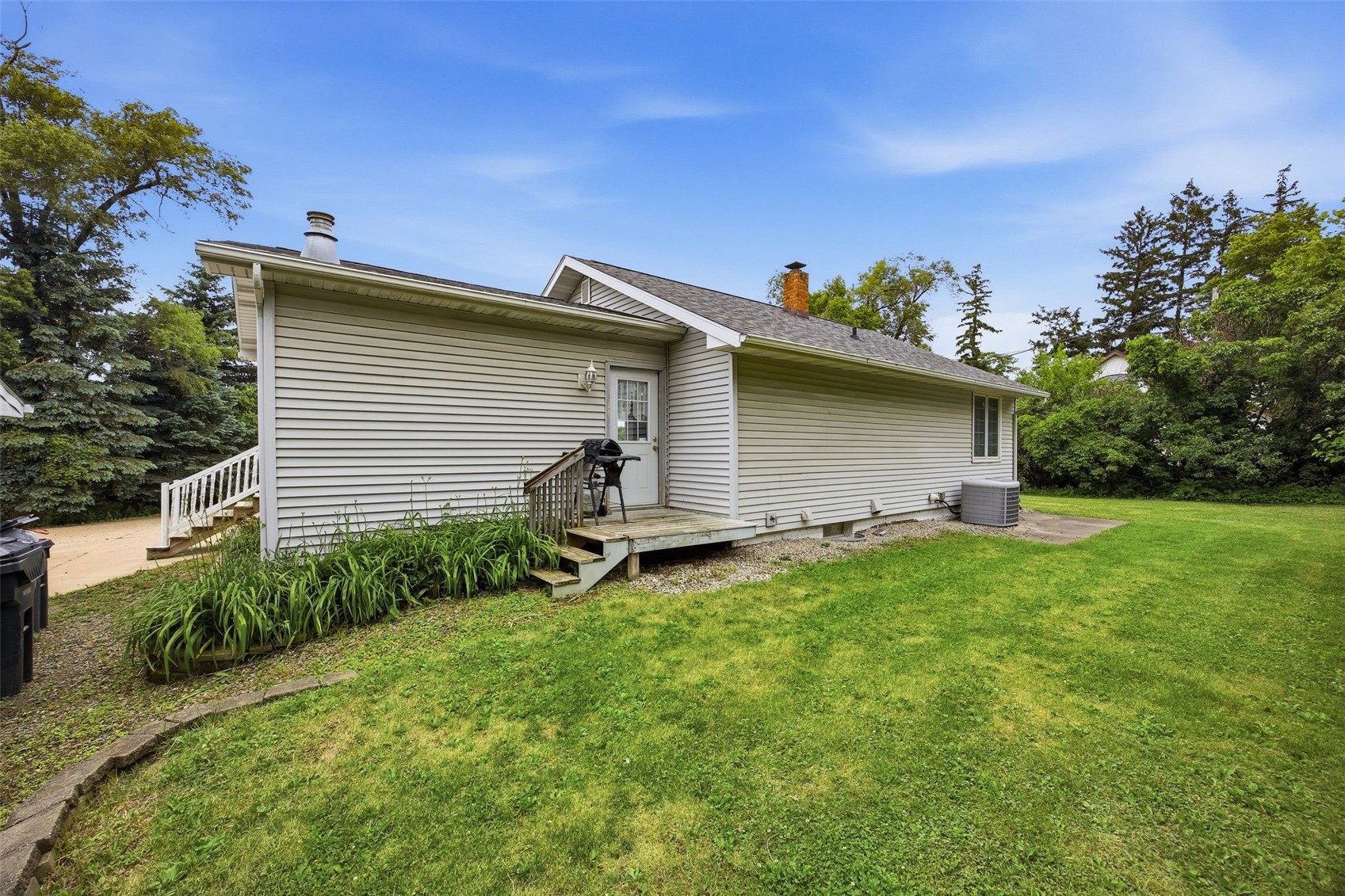 5221 Old Ely Road SW Cedar Rapids IA 52404
