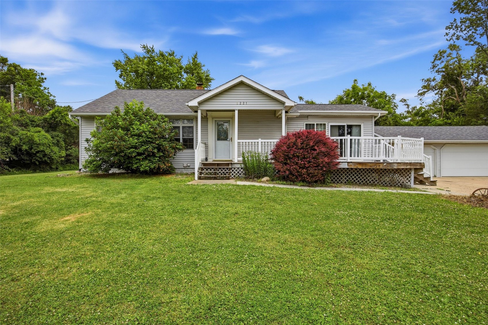 5221 Old Ely Road SW Cedar Rapids IA 52404