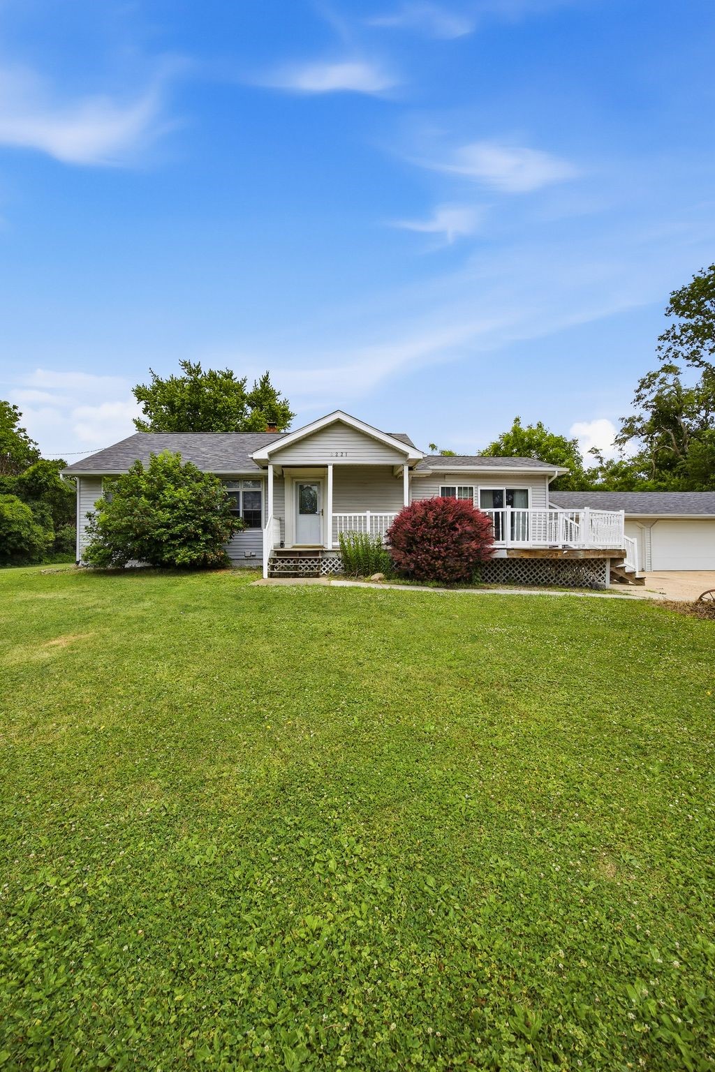 5221 Old Ely Road SW Cedar Rapids IA 52404