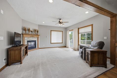 5221 Old Ely Road SW Cedar Rapids IA 52404