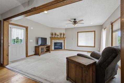 5221 Old Ely Road SW Cedar Rapids IA 52404