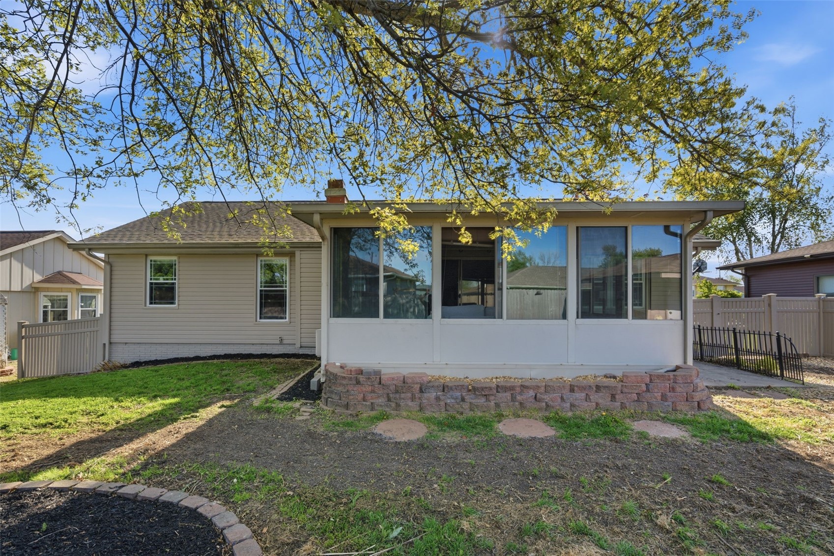 210 Stone Hedge Drive NW Cedar Rapids IA 52405