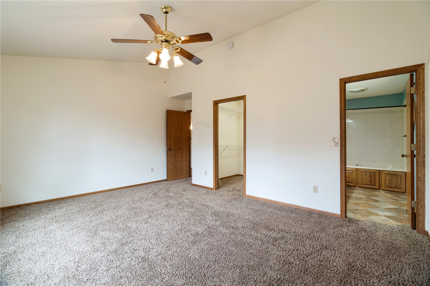 1617 Whitters Way NW Cedar Rapids IA 52405