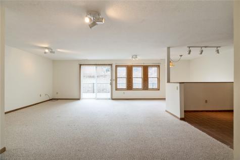 1617 Whitters Way NW Cedar Rapids IA 52405