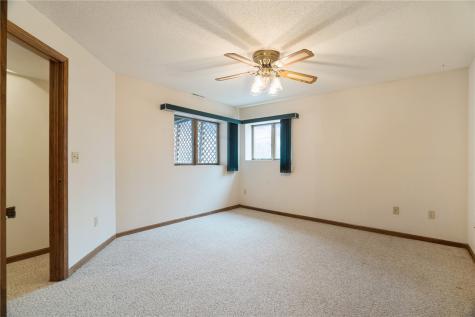 1617 Whitters Way NW Cedar Rapids IA 52405
