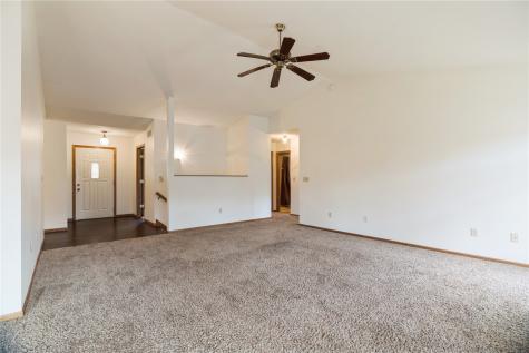 1617 Whitters Way NW Cedar Rapids IA 52405