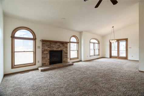 1617 Whitters Way NW Cedar Rapids IA 52405
