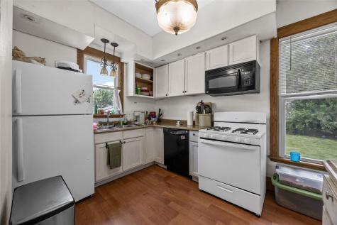 916 B Avenue NW Cedar Rapids IA 52405