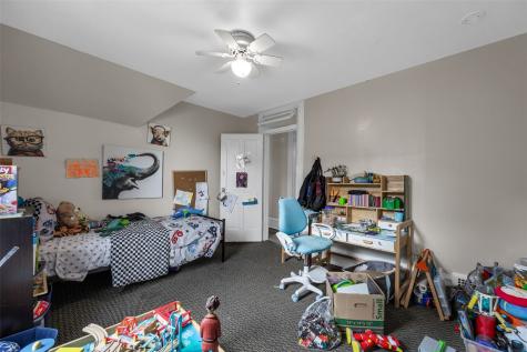 916 B Avenue NW Cedar Rapids IA 52405