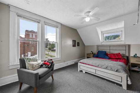 916 B Avenue NW Cedar Rapids IA 52405