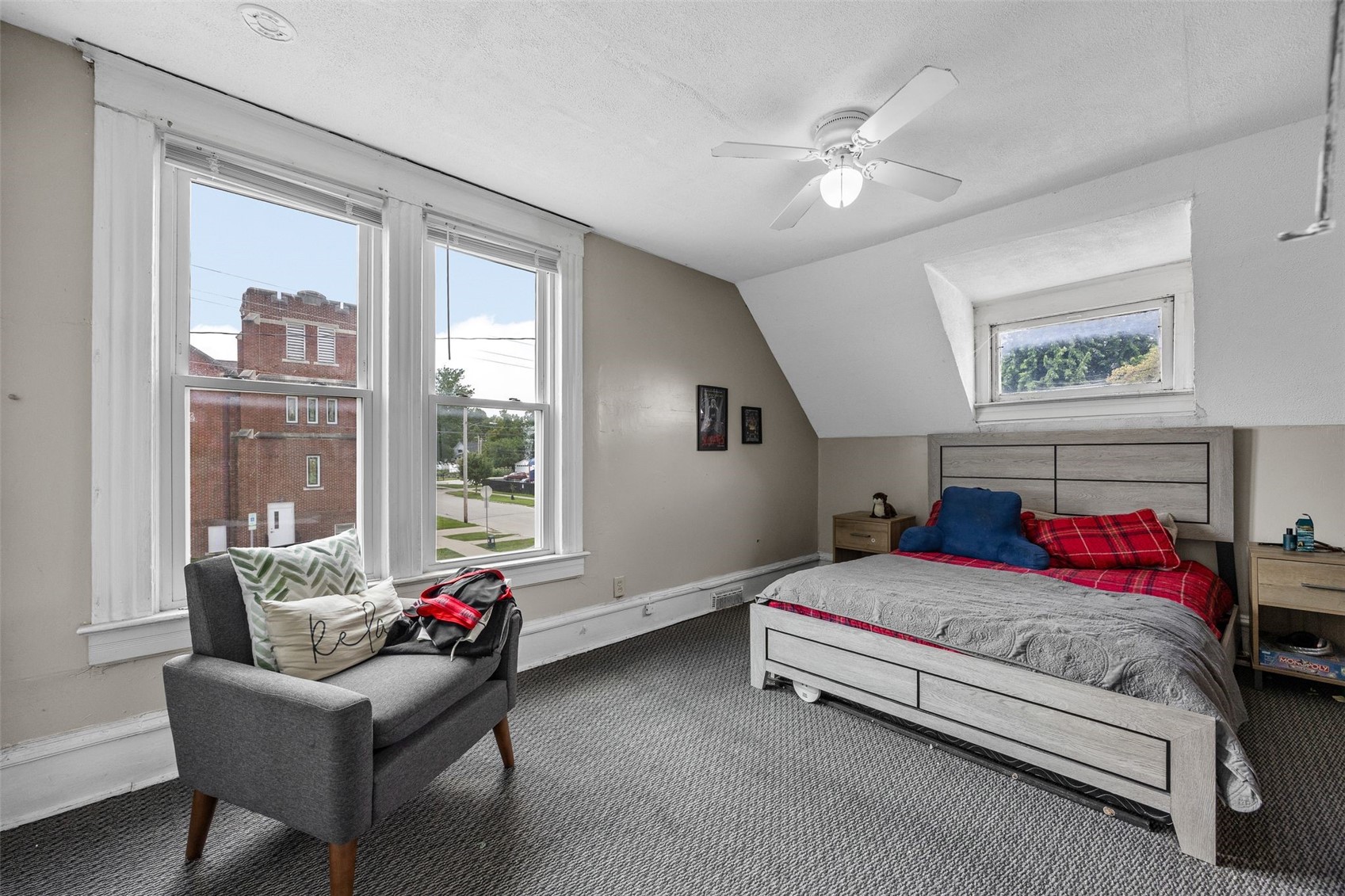 916 B Avenue NW Cedar Rapids IA 52405