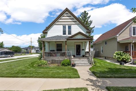 916 B Avenue NW Cedar Rapids IA 52405