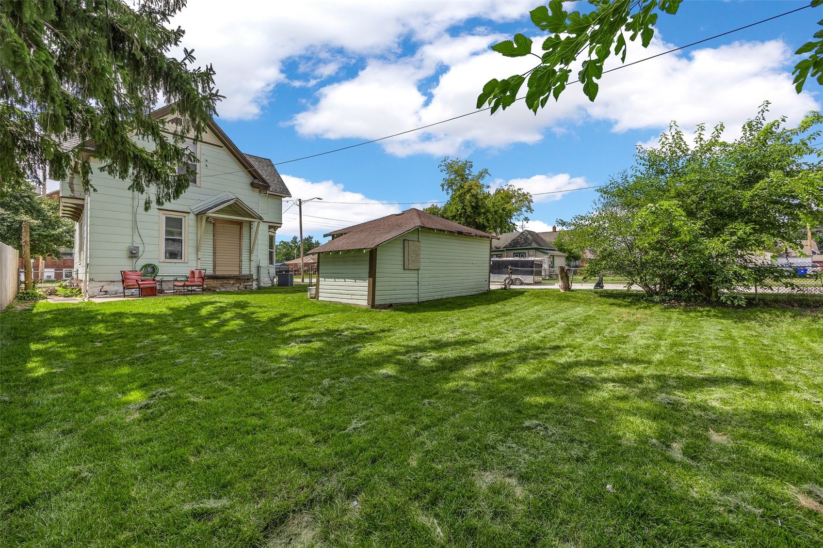 916 B Avenue NW Cedar Rapids IA 52405