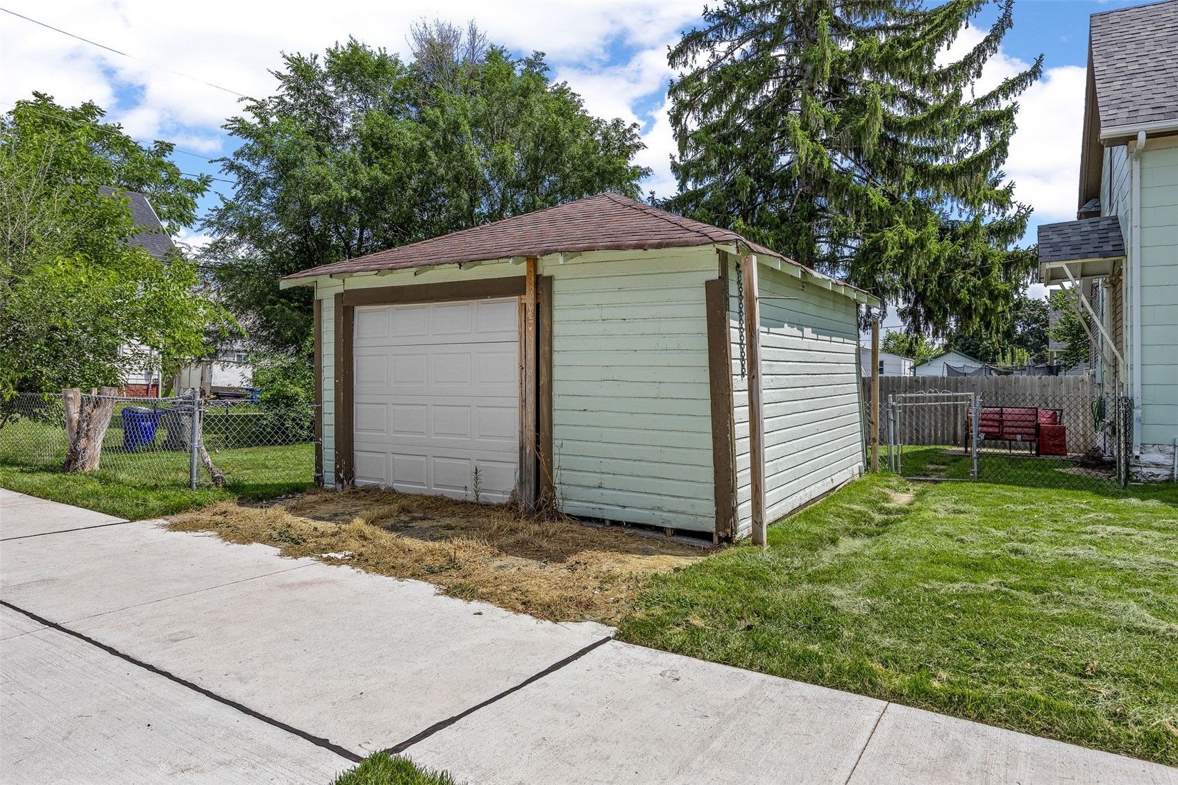 916 B Avenue NW Cedar Rapids IA 52405