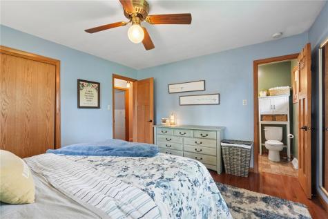 1227 Glenwood Drive NW Cedar Rapids IA 52405