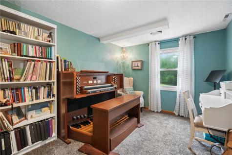 1227 Glenwood Drive NW Cedar Rapids IA 52405