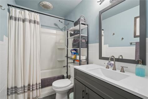 1227 Glenwood Drive NW Cedar Rapids IA 52405
