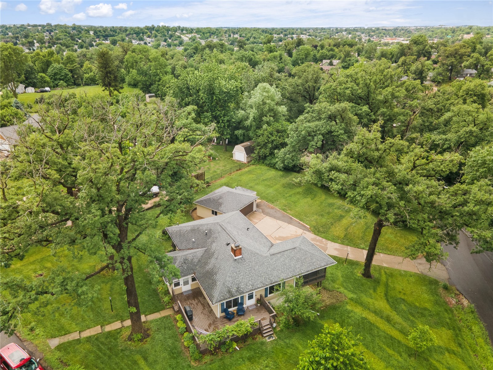 1227 Glenwood Drive NW Cedar Rapids IA 52405