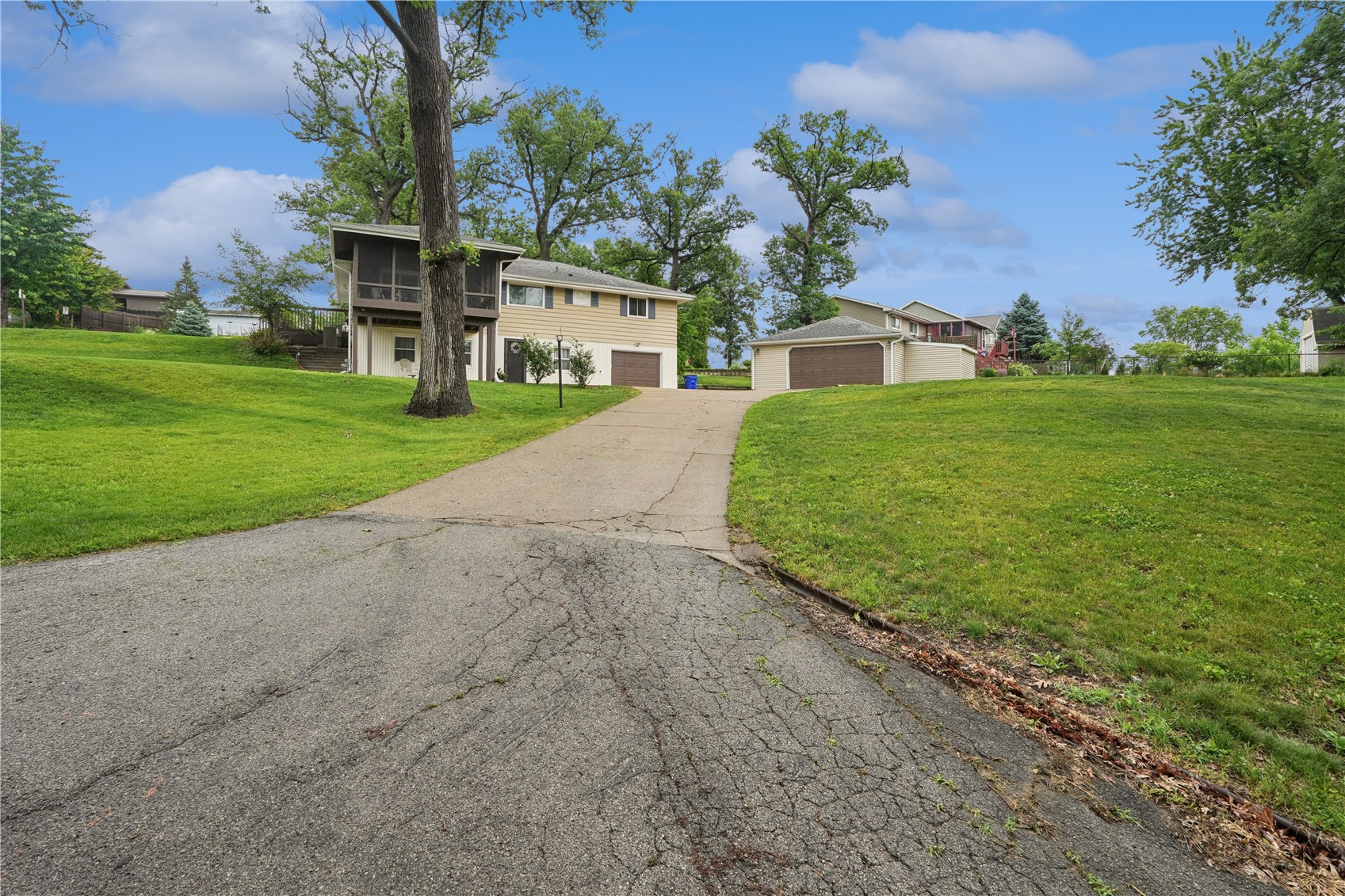 1227 Glenwood Drive NW Cedar Rapids IA 52405