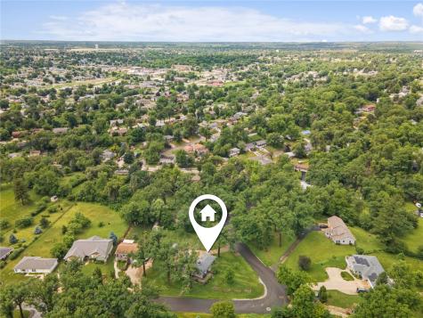1227 Glenwood Drive NW Cedar Rapids IA 52405