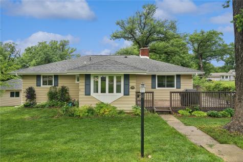 1227 Glenwood Drive NW Cedar Rapids IA 52405
