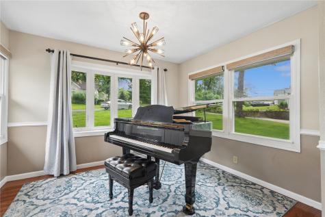 1227 Glenwood Drive NW Cedar Rapids IA 52405