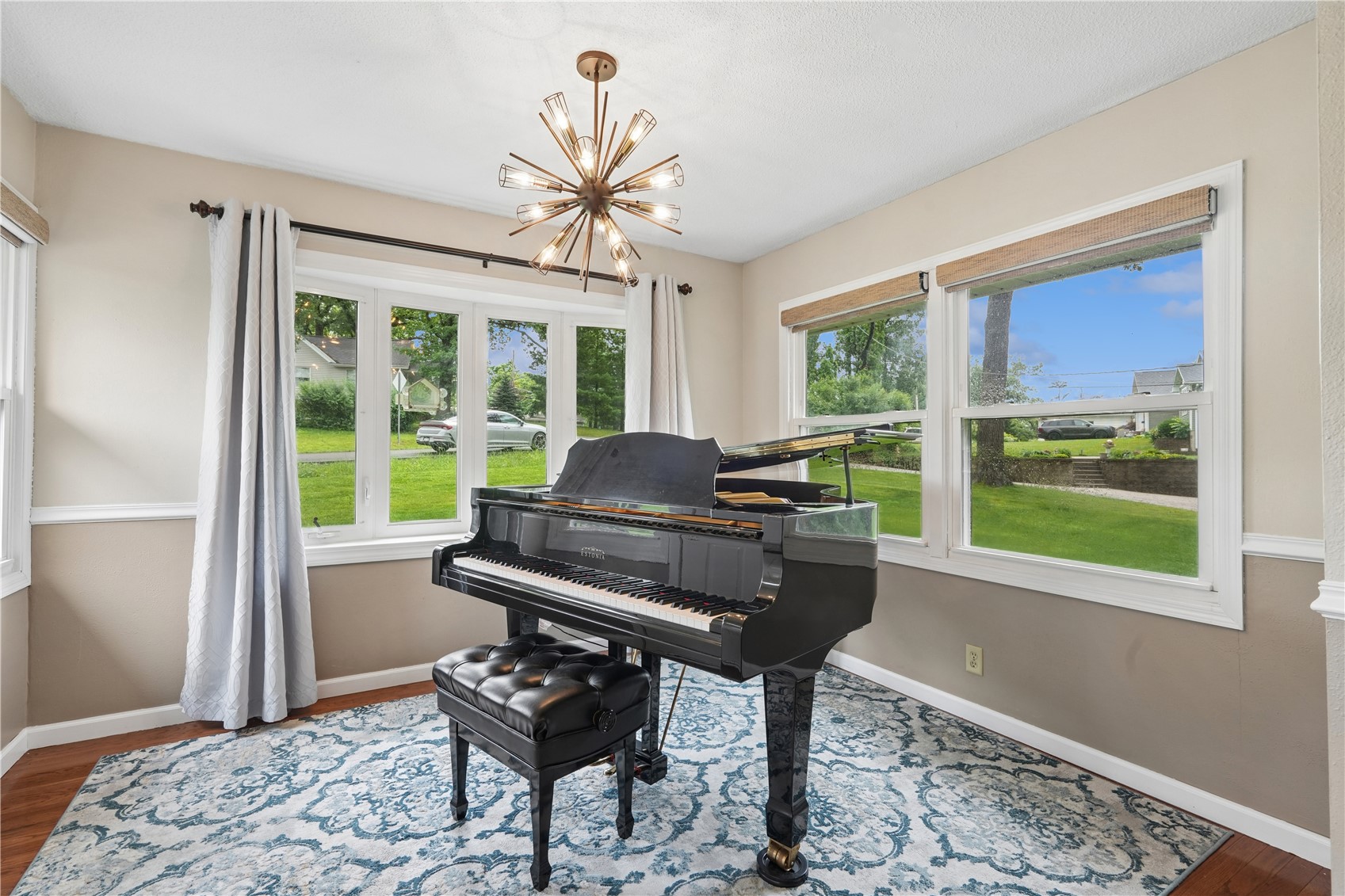 1227 Glenwood Drive NW Cedar Rapids IA 52405