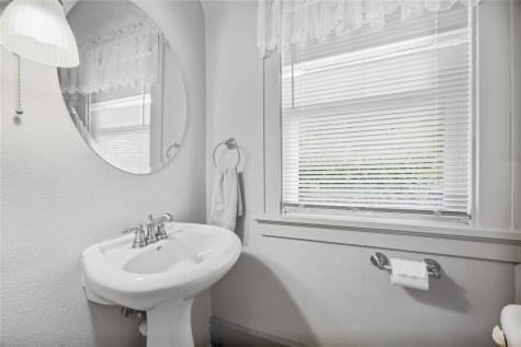 2411 Bever Avenue SE Cedar Rapids IA 52403