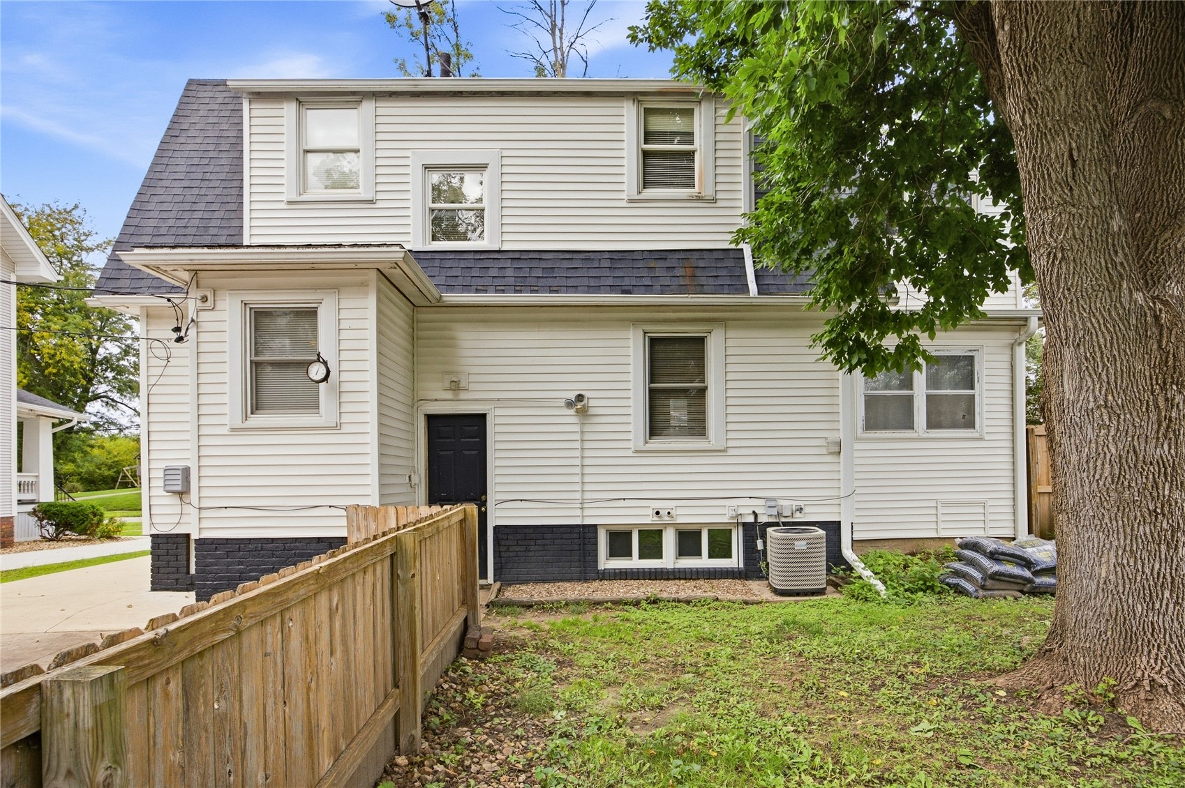 2411 Bever Avenue SE Cedar Rapids IA 52403