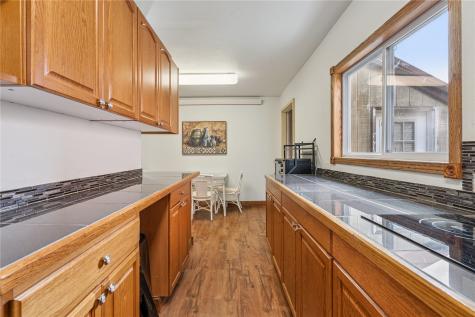 511 1st Avenue Vinton IA 52349