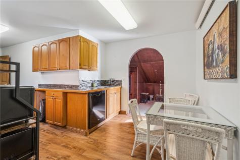 511 1st Avenue Vinton IA 52349