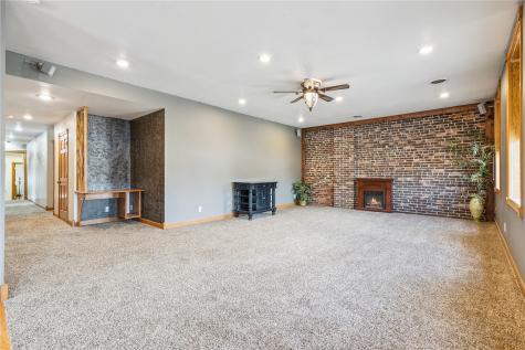 511 1st Avenue Vinton IA 52349