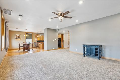 511 1st Avenue Vinton IA 52349