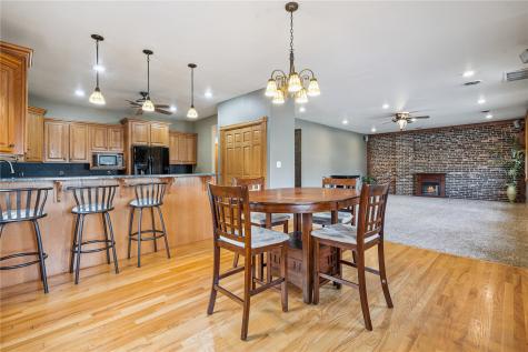 511 1st Avenue Vinton IA 52349