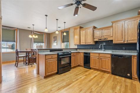 511 1st Avenue Vinton IA 52349