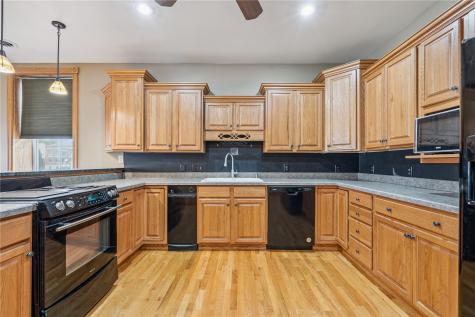 511 1st Avenue Vinton IA 52349