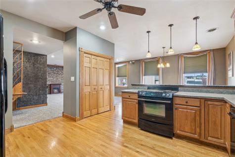 511 1st Avenue Vinton IA 52349