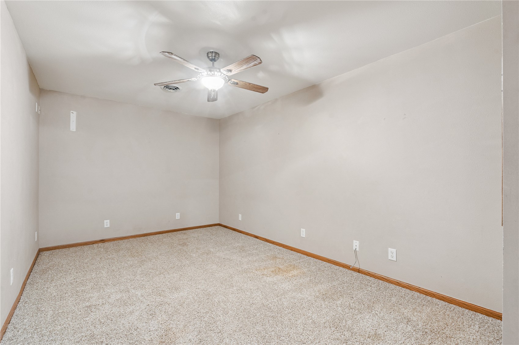511 1st Avenue Vinton IA 52349